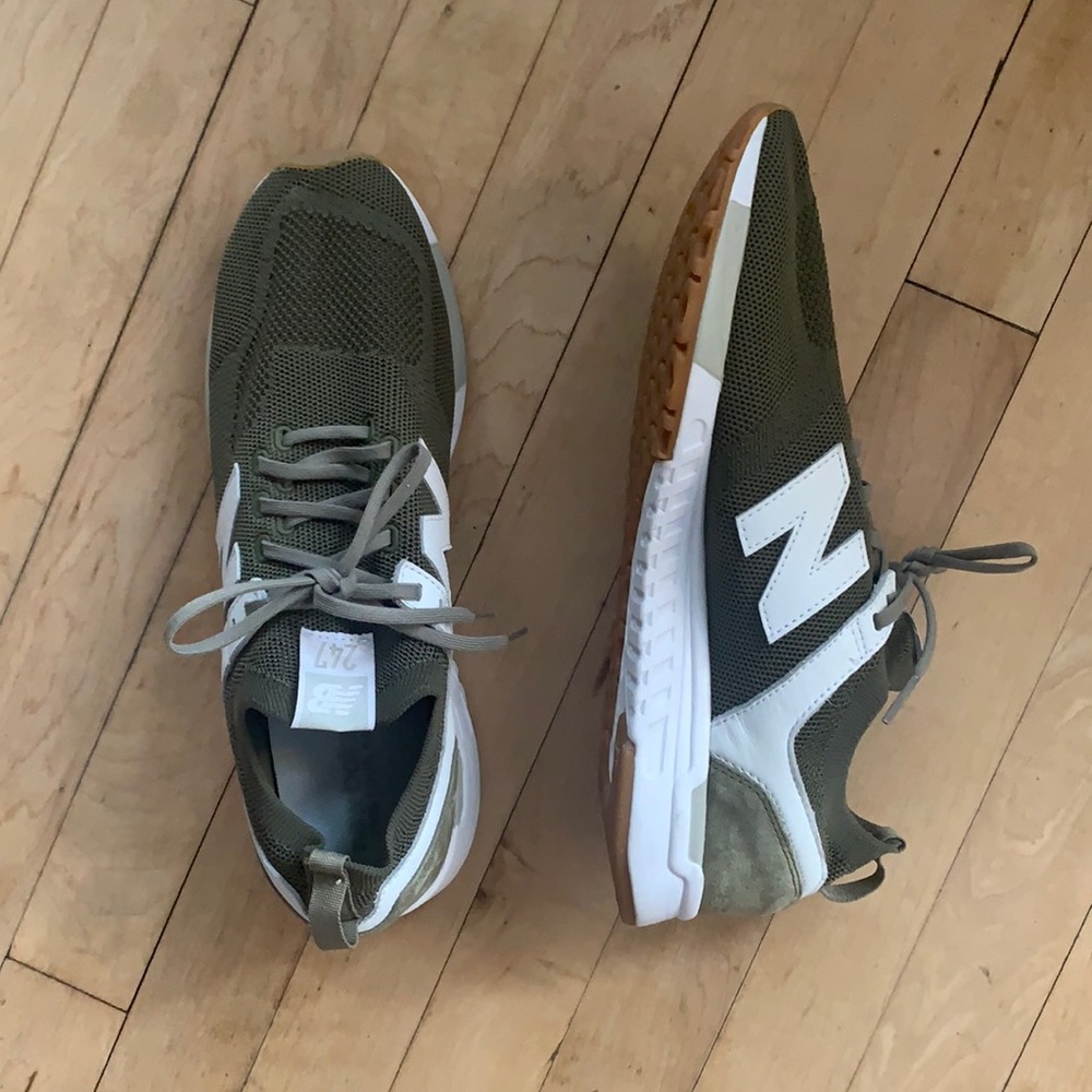 New Balance 247 size 10.5 / 44.5 NWOT